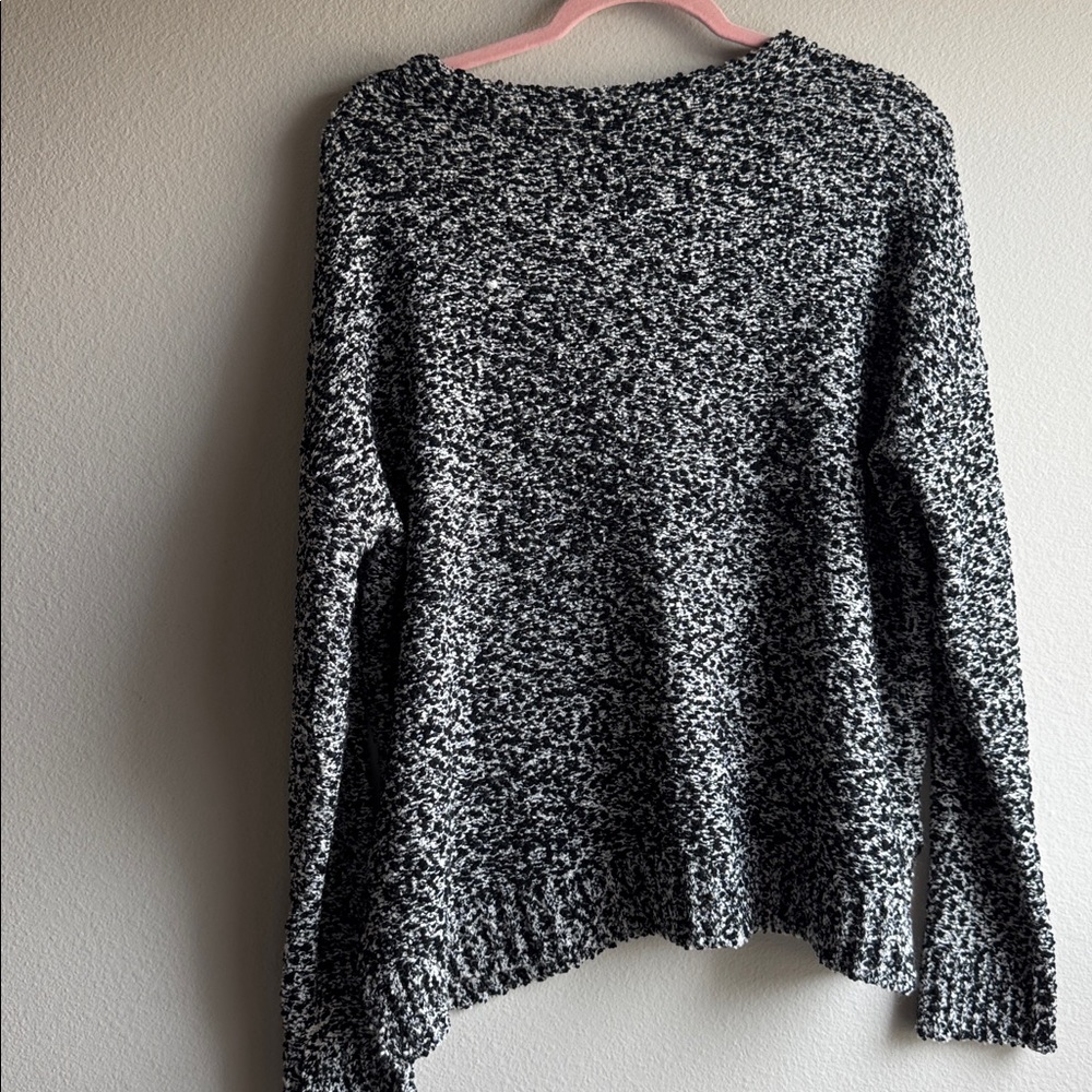 Lilla P Grey Blacn Textured Crewneck Sweater Bow Shoulder size Large - Picture 5 of 5